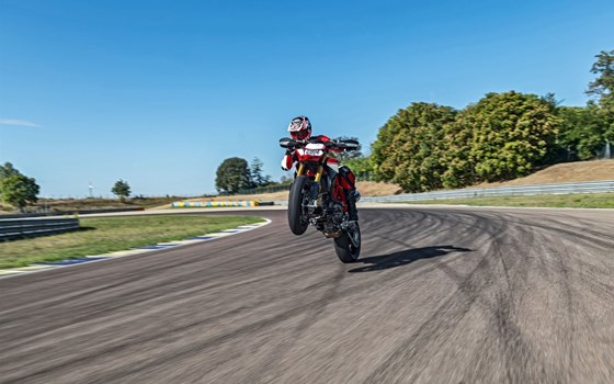 Neufahrzeug Ducati Hypermotard 950 SP - Bild 15