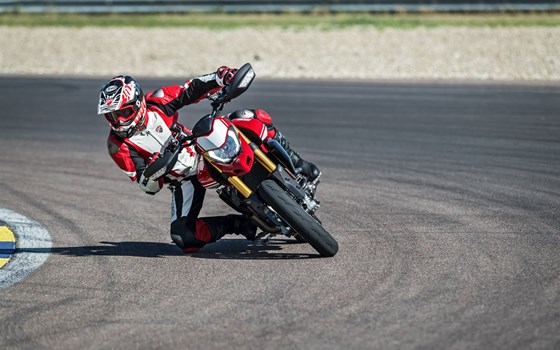 Neufahrzeug Ducati Hypermotard 950 SP - Bild 18
