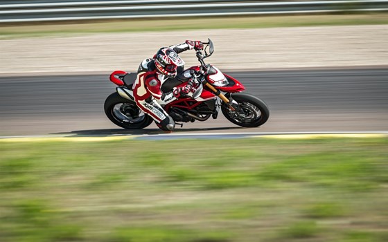 Neufahrzeug Ducati Hypermotard 950 SP - Bild 29
