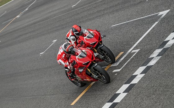 Neufahrzeug Ducati Panigale V4 R - Bild 15