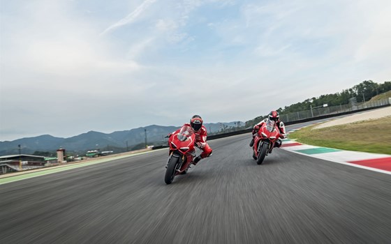 Neufahrzeug Ducati Panigale V4 R - Bild 22