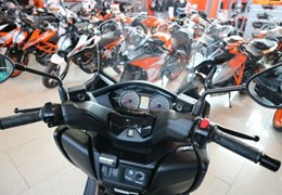 Neumotorrad Suzuki Burgman 400