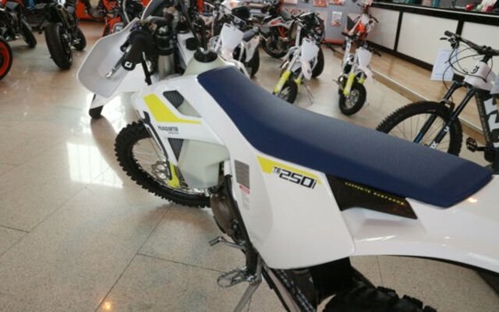 Neufahrzeug Husqvarna TE 250i - Bild 3