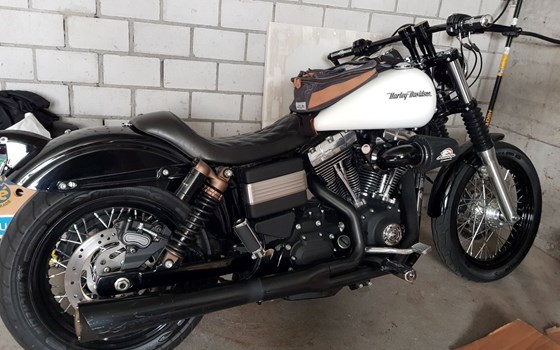 Motorrad Occasion Harley-Davidson Dyna Street Bob FXDB - Bild 2