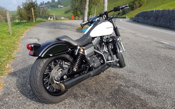 Motorrad Occasion Harley-Davidson Dyna Street Bob FXDB - Bild 4