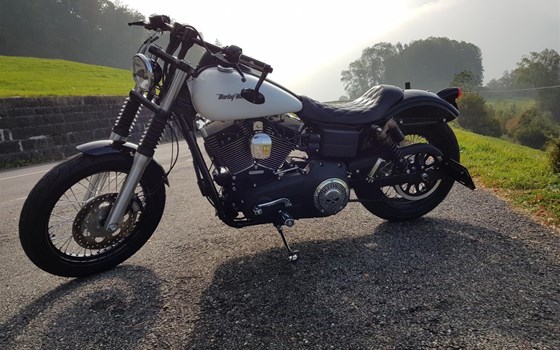 Motorrad Occasion Harley-Davidson Dyna Street Bob FXDB - Bild 6