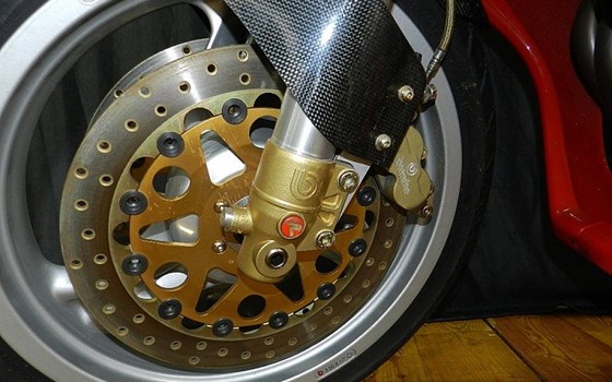 Gebrauchtmotorrad Bimota YB 9 SRI - Bild 3 Gebrauchtmotorrad Bimota YB 9 SRI - Bild 3