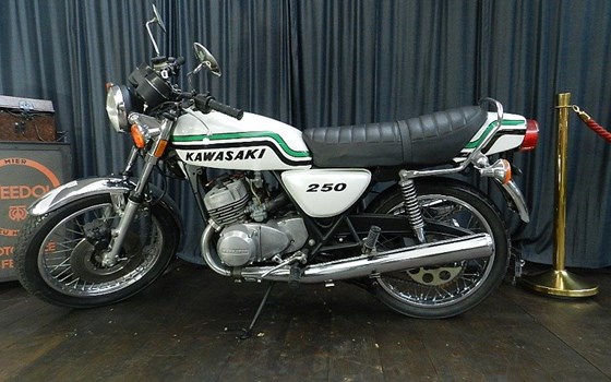 Gebrauchtmotorrad Kawasaki Z250 - Bild 2 Gebrauchtmotorrad Kawasaki Z250 - Bild 2