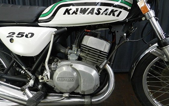 Gebrauchtmotorrad Kawasaki Z250 - Bild 3 Gebrauchtmotorrad Kawasaki Z250 - Bild 3