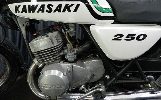 Gebrauchtmotorrad Kawasaki Z250 - Bild 4 Gebrauchtmotorrad Kawasaki Z250 - Bild 4