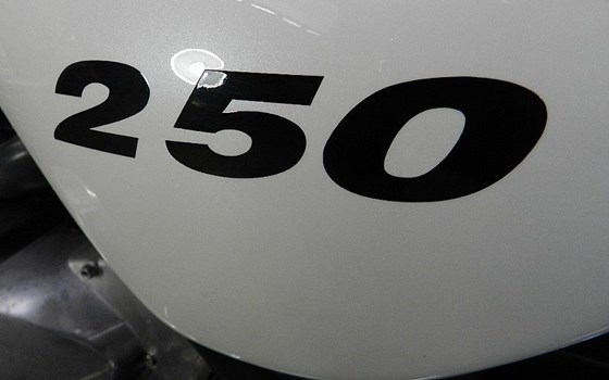 Gebrauchtmotorrad Kawasaki Z250 - Bild 6