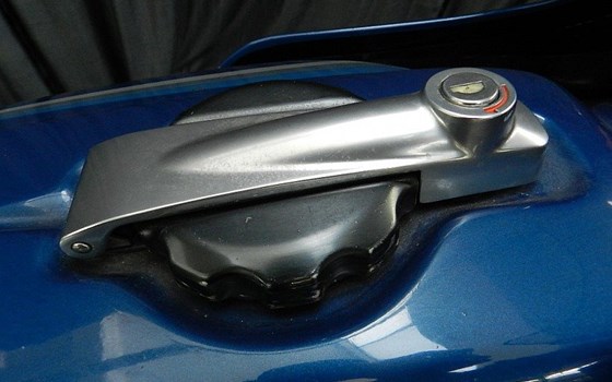 Gebrauchtmotorrad Honda CB 750 F - Bild 9