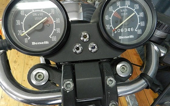 Gebrauchtmotorrad Benelli 250 2C - Bild 4 Gebrauchtmotorrad Benelli 250 2C - Bild 4