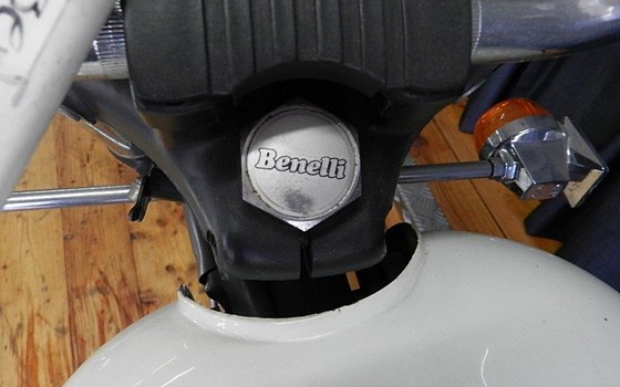 Gebrauchtmotorrad Benelli 125 - Bild 6