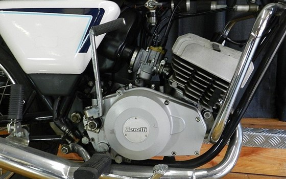 Gebrauchtmotorrad Benelli 125 - Bild 7