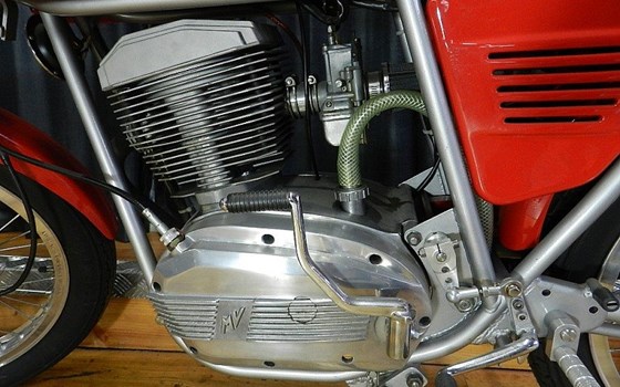 Gebrauchtmotorrad MV Agusta 125 Sport - Bild 4 Gebrauchtmotorrad MV Agusta 125 Sport - Bild 4