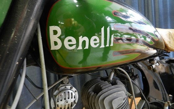 Gebrauchtmotorrad Benelli Leoncino 125 - Bild 4