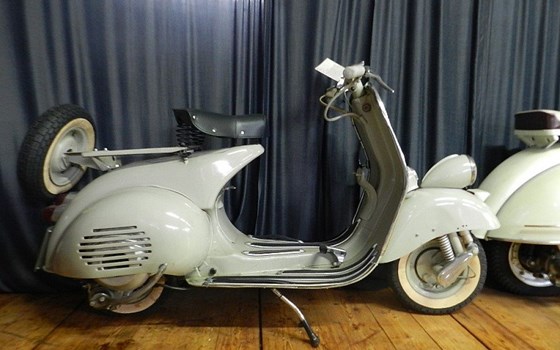 Gebrauchtmotorrad Vespa 125 - Bild 2 Gebrauchtmotorrad Vespa 125 - Bild 2