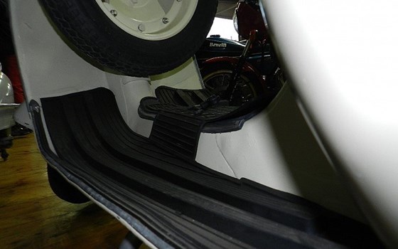 Gebrauchtmotorrad Vespa 150 GL - Bild 10