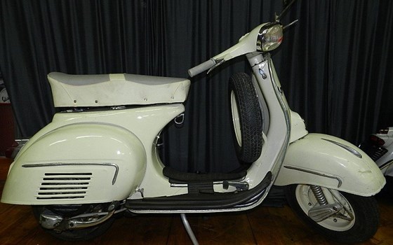 Gebrauchtmotorrad Vespa 150 GL - Bild 2 Gebrauchtmotorrad Vespa 150 GL - Bild 2