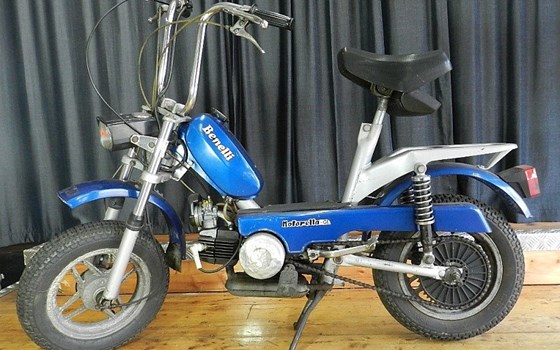 Gebrauchtmotorrad Benelli Motard 250 - Bild 2 Gebrauchtmotorrad Benelli Motard 250 - Bild 2