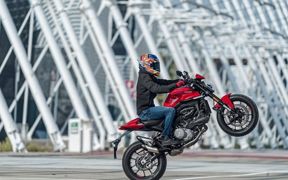 Neufahrzeug Ducati Monster + - Bild 6 Neufahrzeug Ducati Monster + - Bild 6