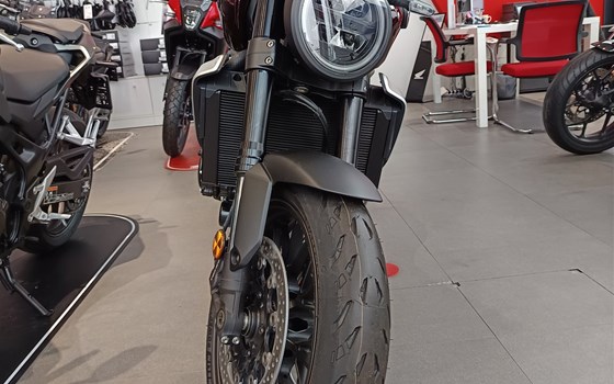 Gebrauchtmotorrad Honda CB 1000 R - Bild 8 Gebrauchtmotorrad Honda CB 1000 R - Bild 8
