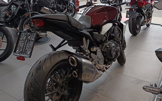 Gebrauchtmotorrad Honda CB 1000 R - Bild 3 Gebrauchtmotorrad Honda CB 1000 R - Bild 3