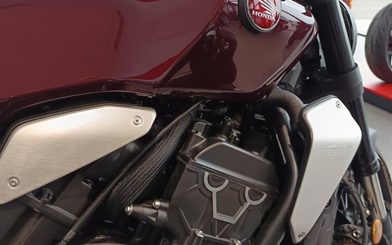 Gebrauchtmotorrad Honda CB 1000 R - Bild 6 Gebrauchtmotorrad Honda CB 1000 R - Bild 6