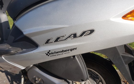 Motorrad Occasion Honda SCV 100 Lead - Bild 10