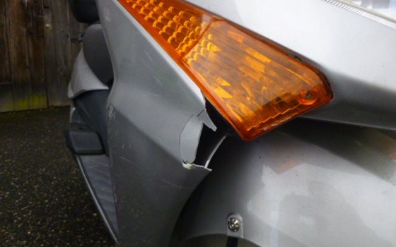 Motorrad Occasion Honda SCV 100 Lead - Bild 11