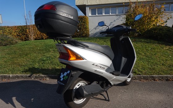 Motorrad Occasion Honda SCV 100 Lead - Bild 3