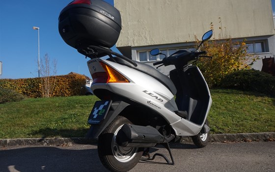 Motorrad Occasion Honda SCV 100 Lead - Bild 5