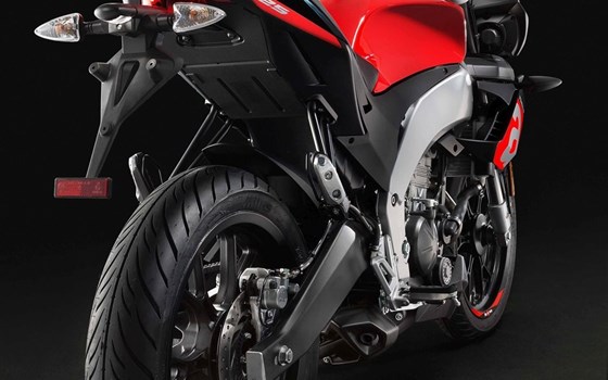Neufahrzeug Aprilia Tuono 125 - Bild 12 Neufahrzeug Aprilia Tuono 125 - Bild 12