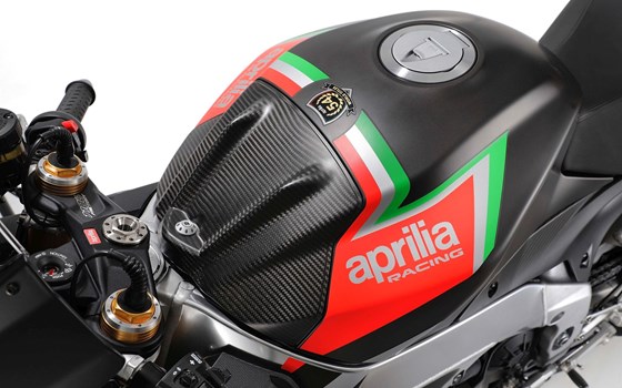 Neufahrzeug Aprilia RSV4 1100 Factory - Bild 8 Neufahrzeug Aprilia RSV4 1100 Factory - Bild 8