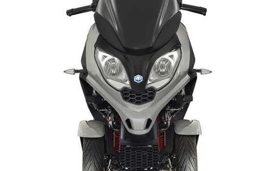 Neufahrzeug Piaggio MP3 300 HPE Sport - Bild 5 Neufahrzeug Piaggio MP3 300 HPE Sport - Bild 5
