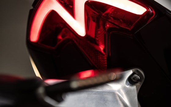 Gebrauchtmotorrad Triumph Speed Triple 1200 RS - Bild 9