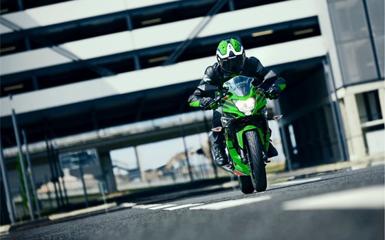 Neufahrzeug Kawasaki Ninja 125 - Bild 7 Neufahrzeug Kawasaki Ninja 125 - Bild 7
