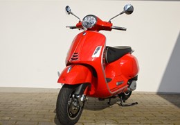 Neumotorrad Vespa GTS 125 ie Super Neumotorrad Vespa GTS 125 ie Super