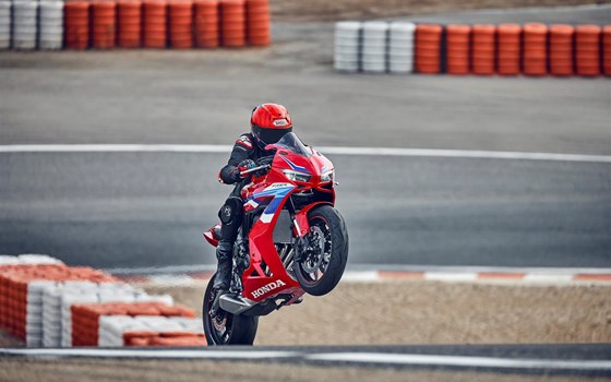 Neufahrzeug Honda CBR650R - Bild 8 Neufahrzeug Honda CBR650R - Bild 8