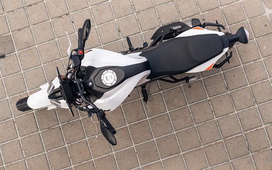 Neufahrzeug Online Pista 125 ABS - Bild 17