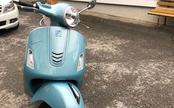 Gebrauchtmotorrad Vespa GTS 300 i.e. 70. Anniversary - Bild 2 Gebrauchtmotorrad Vespa GTS 300 i.e. 70. Anniversary - Bild 2