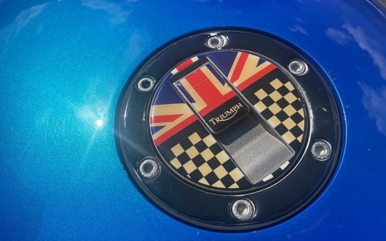 Gebrauchtmotorrad Triumph Speed Triple S - Bild 11