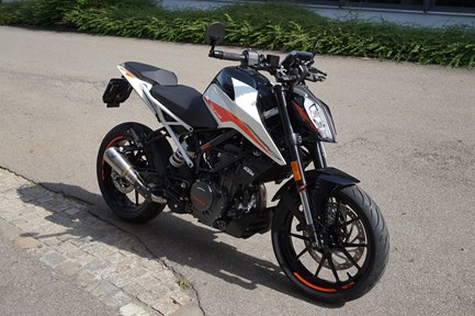 KTM 390 Duke
