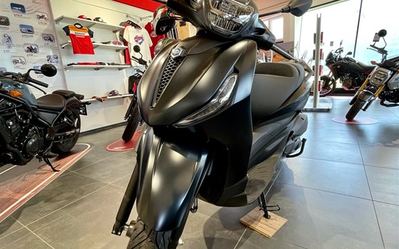 Neufahrzeug Piaggio Beverly 300 S - Bild 1 Neufahrzeug Piaggio Beverly 300 S - Bild 1