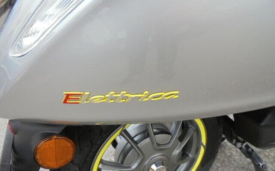 Neufahrzeug Vespa Elettrica 70 km/h - Bild 10