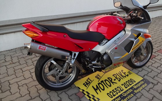 Gebrauchtmotorrad Honda VFR 800 F - Bild 3 Gebrauchtmotorrad Honda VFR 800 F - Bild 3