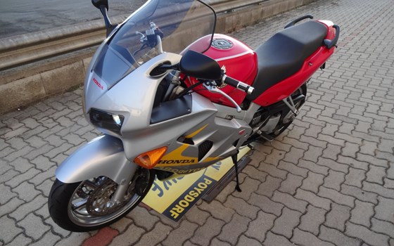 Gebrauchtmotorrad Honda VFR 800 F - Bild 5 Gebrauchtmotorrad Honda VFR 800 F - Bild 5