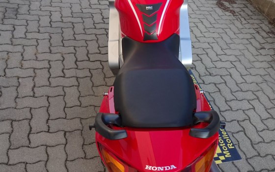 Gebrauchtmotorrad Honda VFR 800 F - Bild 6 Gebrauchtmotorrad Honda VFR 800 F - Bild 6