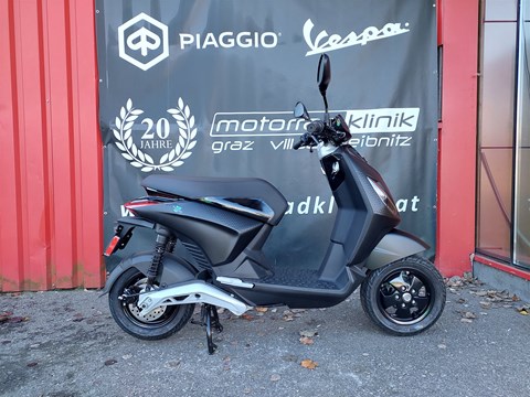 Piaggio 1 +